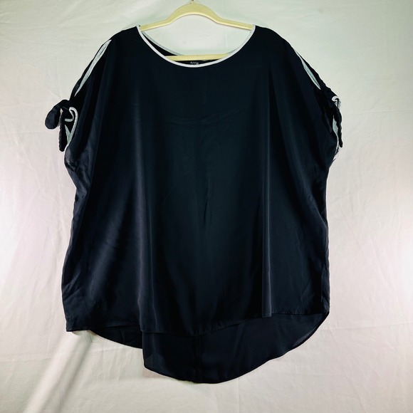Apt. 9 Tops - Apt 9 Black White Trim Top Peekaboo Short Sleeves Bow Detail Polyester Womens 1X